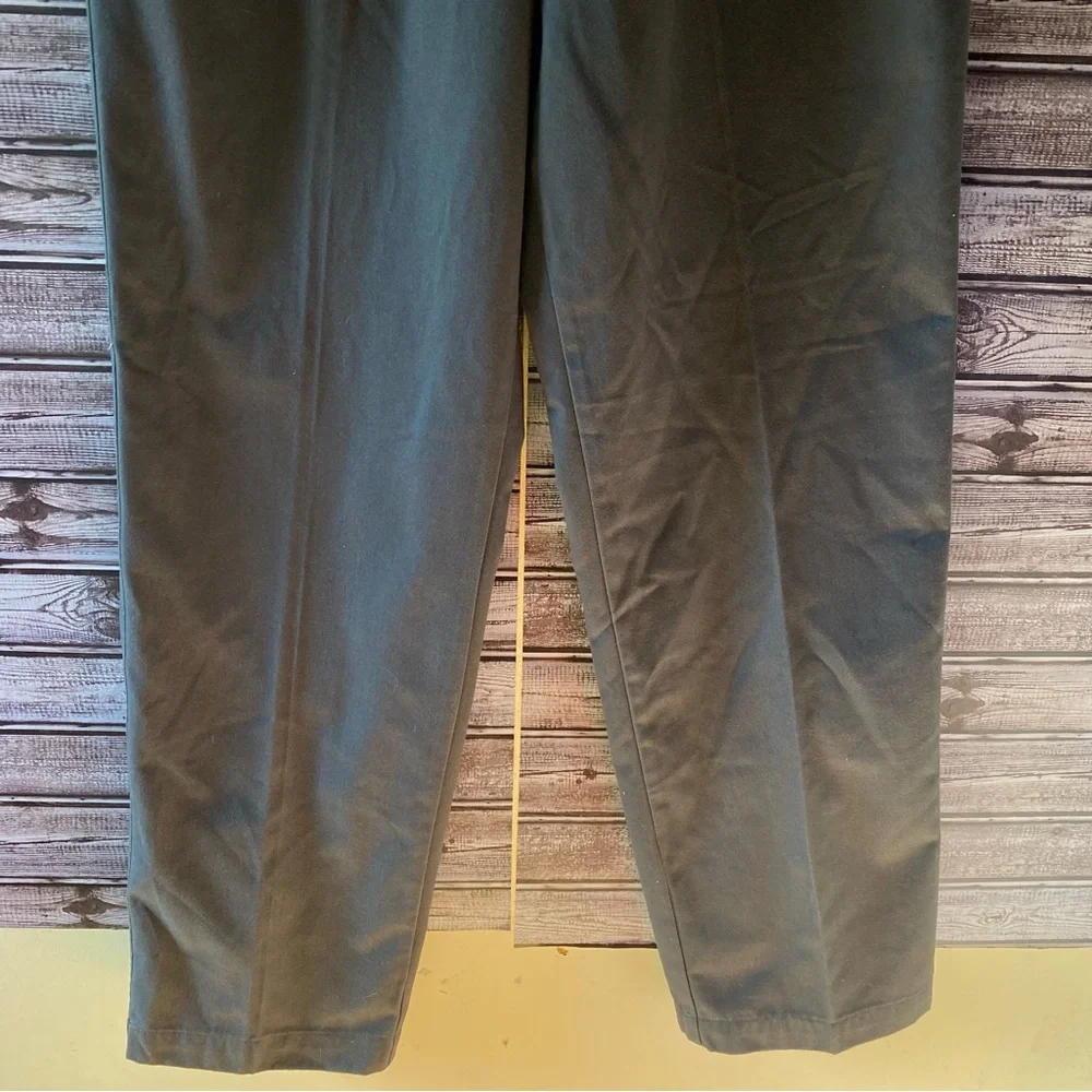NWOT EZ's by Haggar Men's Pants Size 34 x 34‎